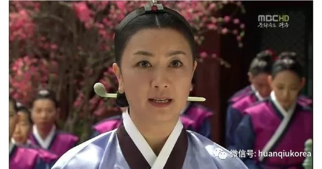 经韩媒报道,韩国资深演员金惠善(又译金慧渲)为取得小孩抚养权得