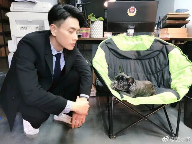 毛孩:你给我走开!