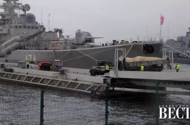 图说:现代级驱逐舰装填"白蛉"超音速反舰导弹