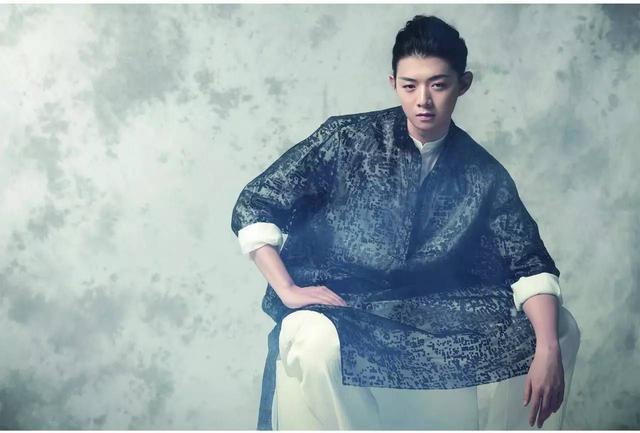 《歌手》腾格尔看霍尊演唱眼睛发亮,而对华晨宇只评价了三个字