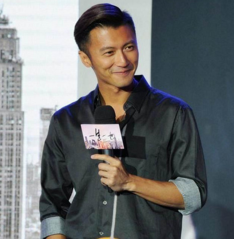 周杰伦地表最强香港演唱会,后台群星花篮谢霆