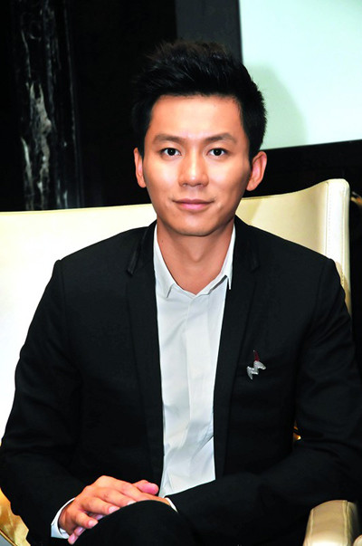 最火的时候居然还是《十七岁不哭》,《花季雨季》时候那个清秀瘦弱的