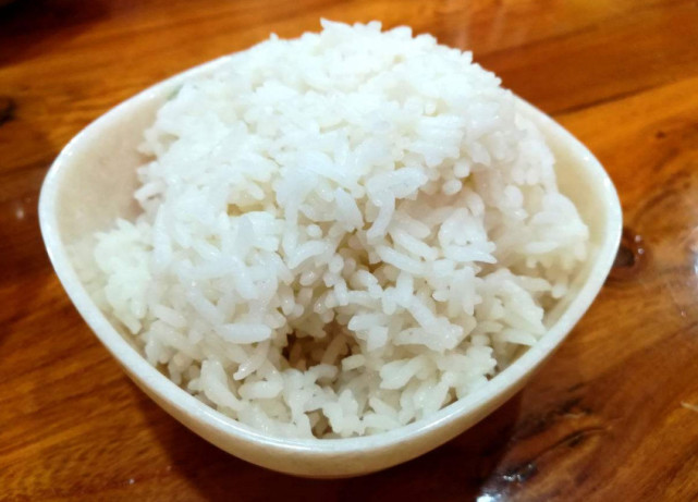 南方人吃米饭,北方人吃面食,到底哪个更营养?专家说话了