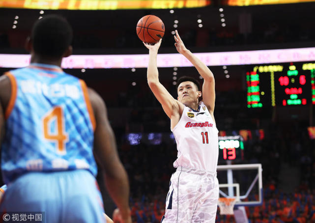 广东大胜新疆 西热力江强杀篮下抛投