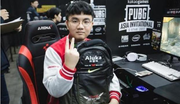 绝地求生如何变强?4am队员阿鲁卡亲切建议,先练2千小时压枪再说