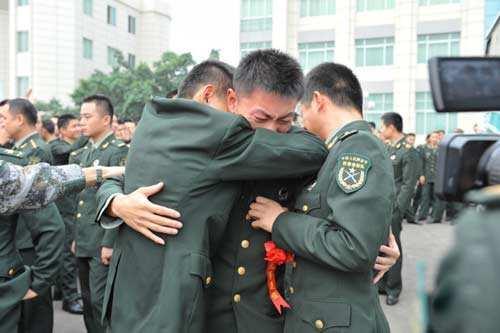 國家沒有忘記退伍軍人,軍人退伍後可領補貼,英雄流血不能再流淚