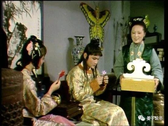 贾政的小老婆周姨娘与王夫人陪房周瑞是什么关系?其实大有深意!