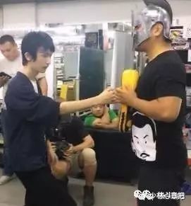 [视频]徐晓冬又KO咏春拳师丁浩!双方结怨的前