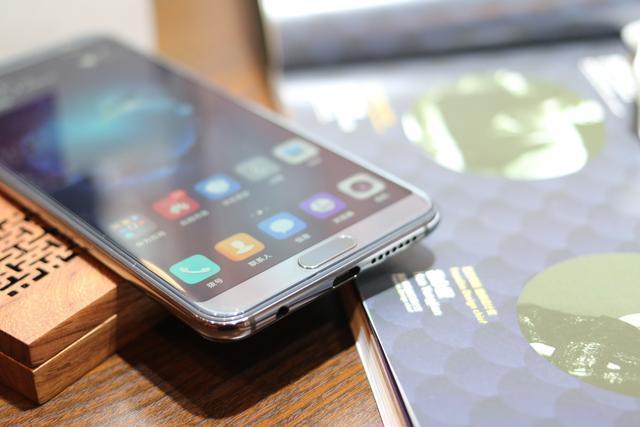 华为良心产品:6寸全面屏+麒麟960+6GB+四