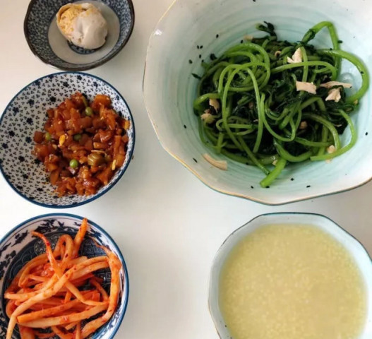 王珞丹晒午餐寡淡无味,来看看女明星午餐都吃