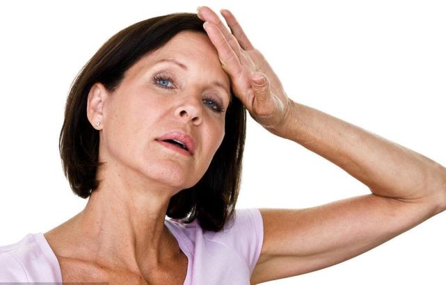 更年期女性潮热出汗 吃再多药 不如吃这4类食物 好处看得见