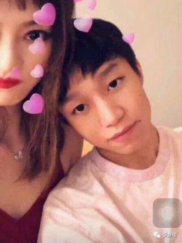 然而在今天,网上有人曝光了厂长女友的ins,其中有厂长和她的亲密