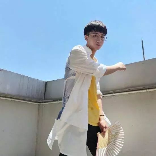 徐秉龙承认抄袭后再发新歌;《歌手》播出后郁