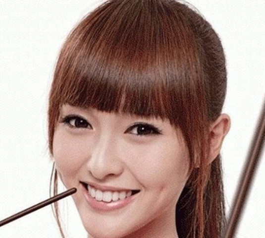 连范爷,唐嫣都没能驾驭老土发型,赵丽颖却意外多了一份俏皮可爱!