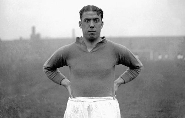 迪克西-迪恩 1927-28赛季 9场17球腾讯体育讯 北京时间3月22日,皇家