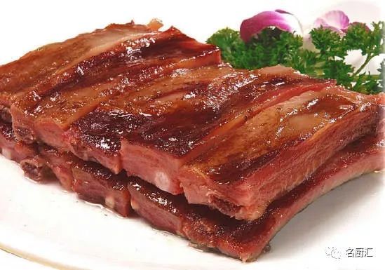 主料:猪排骨辅料:花椒,食盐,香辛料.