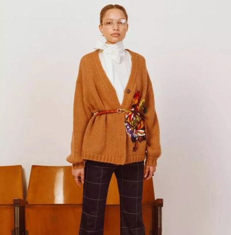 2018开春怎么穿好白衬衫?赶紧试试这些时髦新