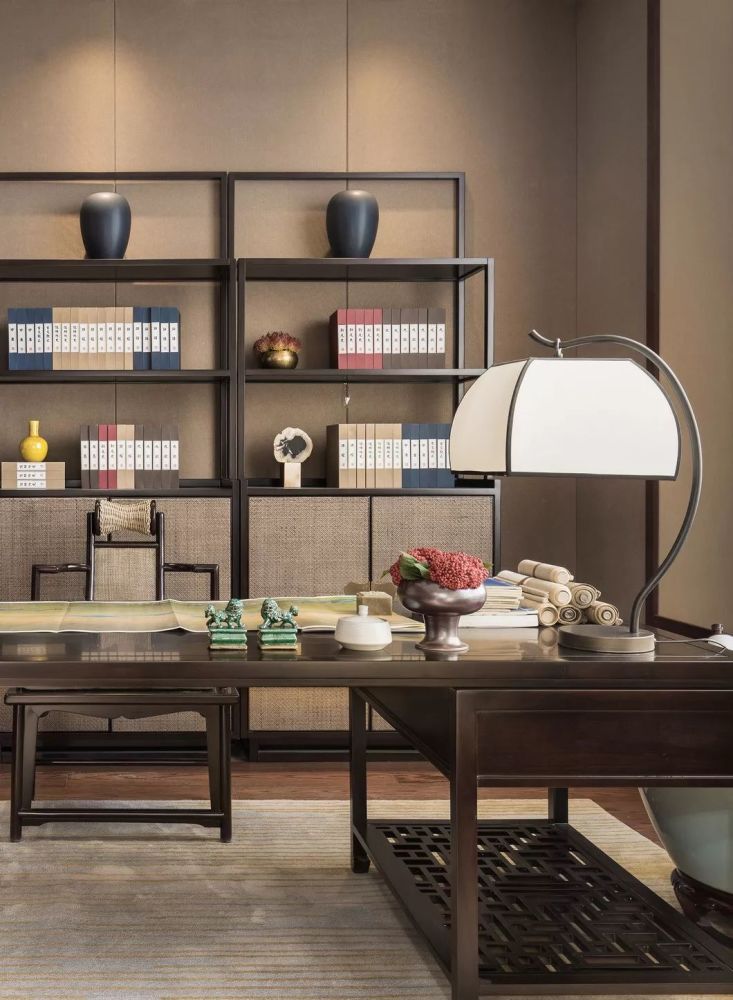 风格的典雅,家具形态典重自然,以更加儒雅,独特的姿态诠释着中国之美