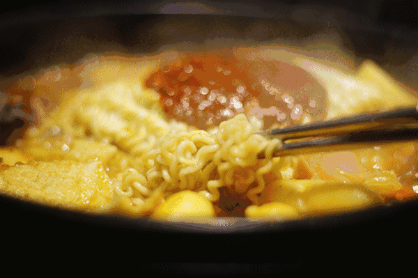 中日美食二零一九年经济总量_二零一九年油菜花图片(2)