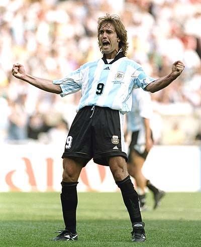 【世界杯百大球星】阿根廷第一前锋:连续2届戴