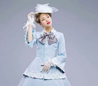 八个小朋友,一起手拉手听恐怖童谣