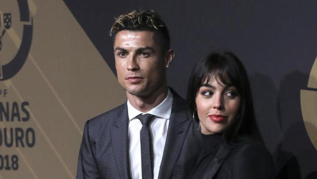 乔治娜透露与C罗生活细节 享受与4个孩子一起