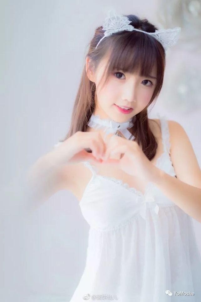 面饼仙儿,一位甜美可爱的人气coser