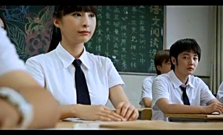 电影《尴尬青春》为您展现:暗恋校花的他,怎样修成正果.