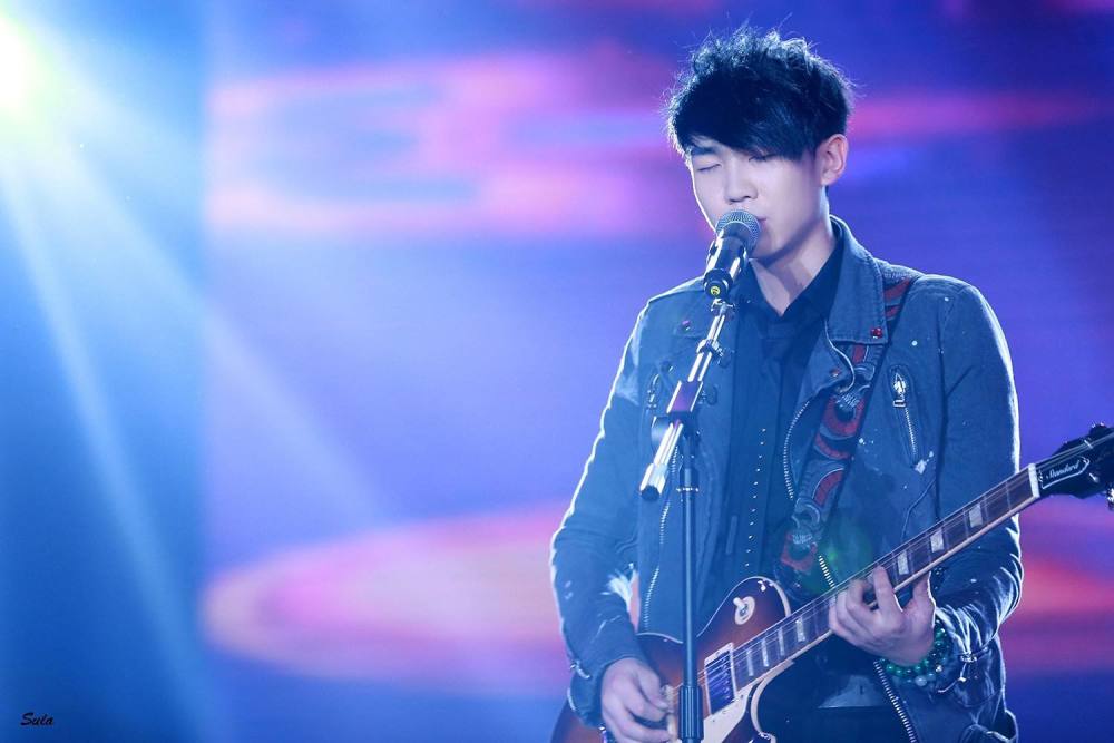 白举纲|白举纲被专业乐迷质疑淘汰，惹粉丝不满：一腔热血被这些人践踏