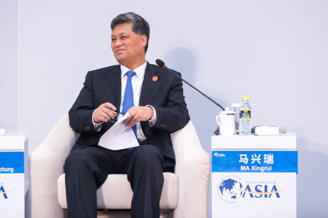 广东省长马兴瑞:正与港澳商量打造世界级的科