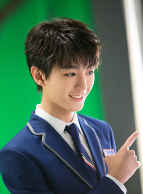 网友:不是很多人可以一起长大,一起唱歌,一起走红.要珍惜