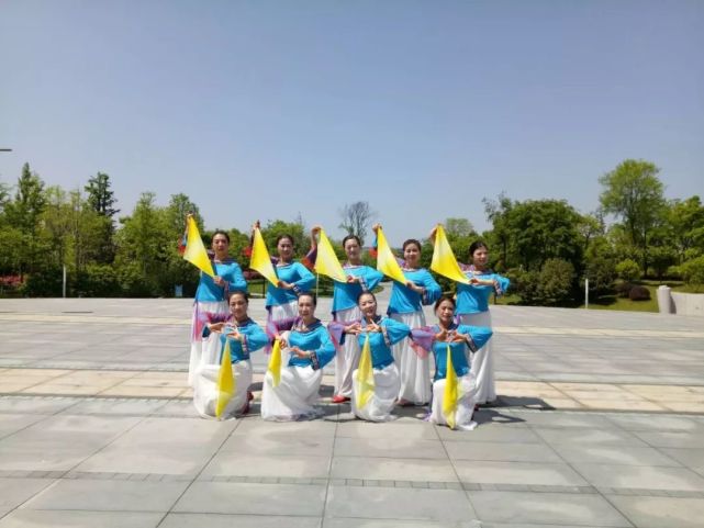 【春粉家族】春英老师推荐金华舞之韵舞蹈队《锁千秋》