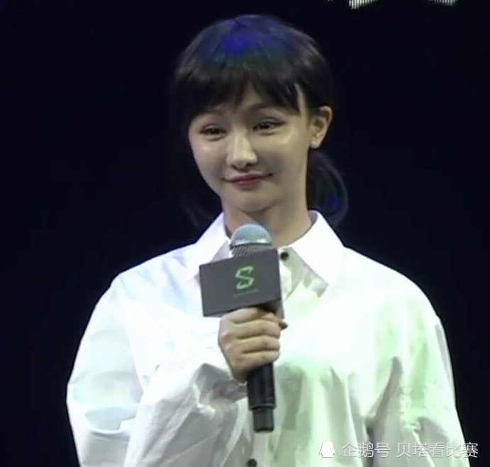 LOL第一女主播Miss整容了? 线下活动脸部浮肿! 网友: 整残了!