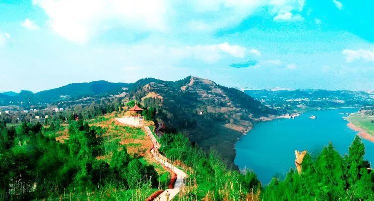 你好我叫渠县这是我的最新简历