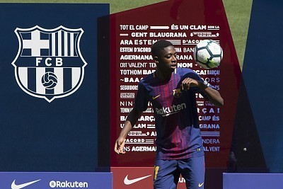 登贝莱:加盟巴萨快一年了,还是很难适应巴萨