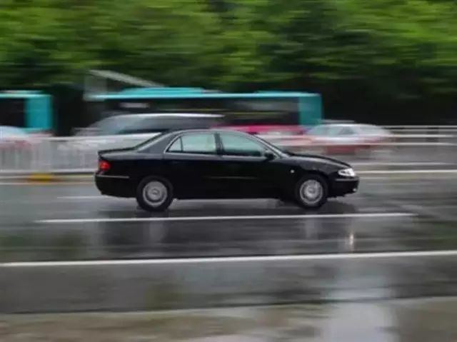 安全|重庆交巡警提示：节日期间持续阴雨，驾车出行注意安全！