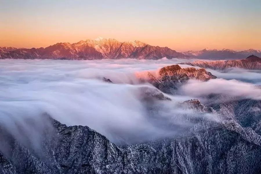 私藏最美雪山雲海,深冬銀河!