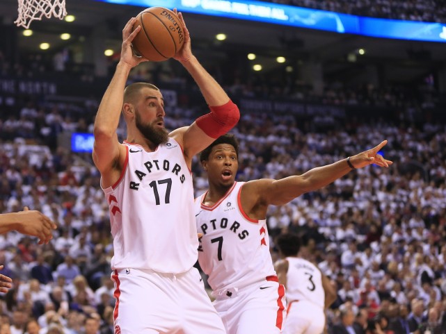 瓦兰笑称不会说英语 迈尔斯劝其莫在意三不沾