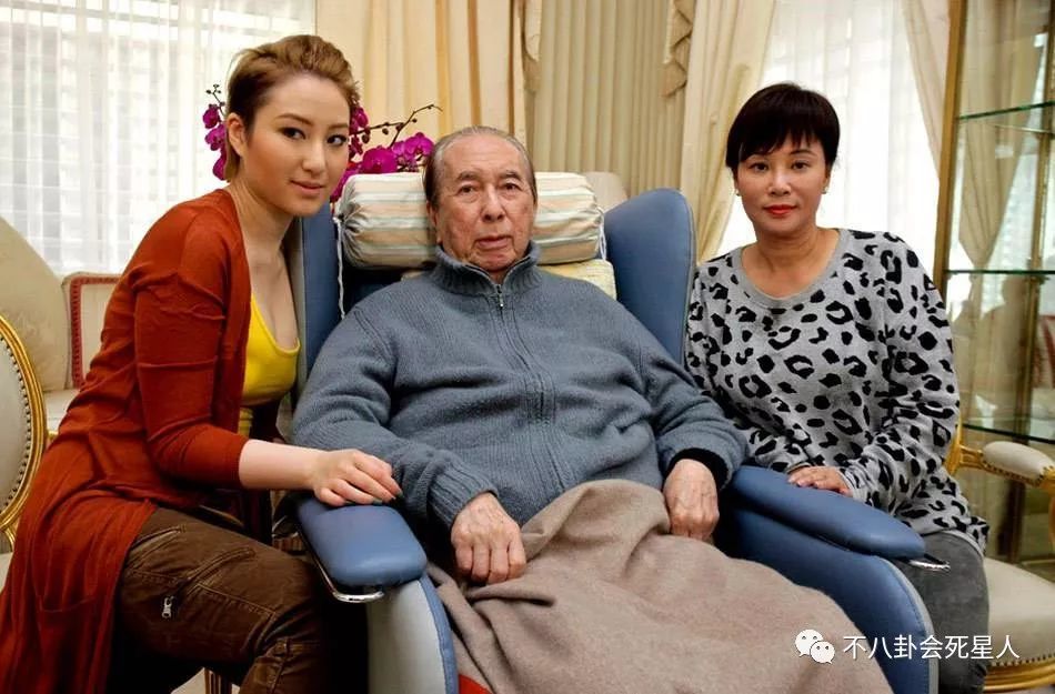 赌王的一对龙凤胎,女儿成最美千金,儿子却无能继承父亲事业