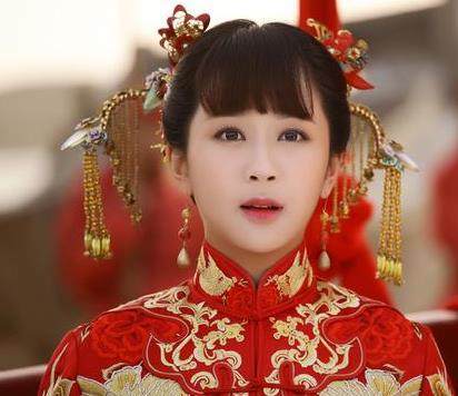 杨紫六套古装新娘扮相,每套都很美,我喜欢最后