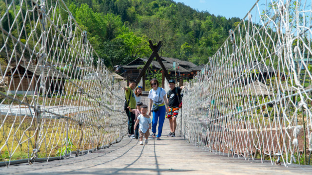 索尼6300配18-105镜头带B+W偏振镜的拍摄效