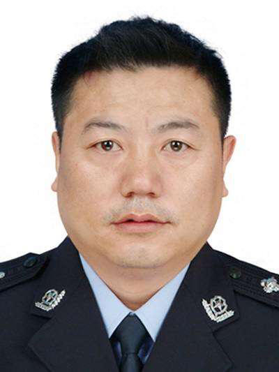 刑侦支队原支队长罗芝林黑老大被抓后,公安副局长喊放人郭华等涉黑