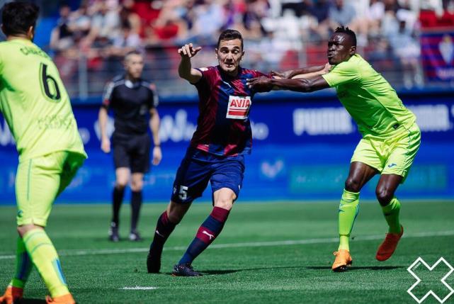 西甲综述-第二支降级队诞生 巴萨距夺冠仅差1