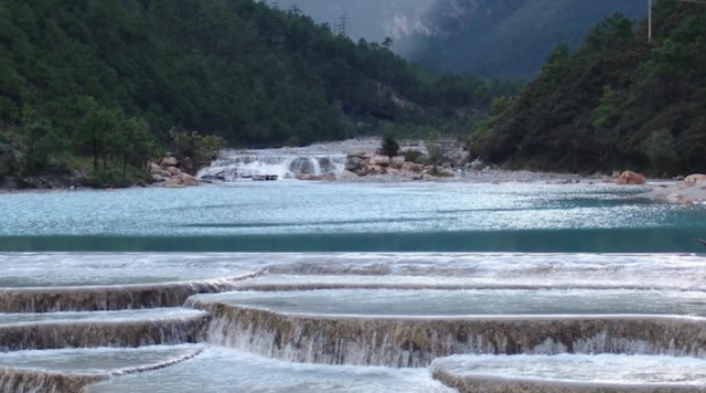 很多省份的人宁愿穷着,也不愿出省打工。树挪