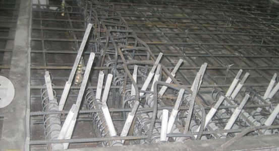 波纹管浆锚搭接连接简图1—钢筋  2—螺旋箍筋  3—插筋3.