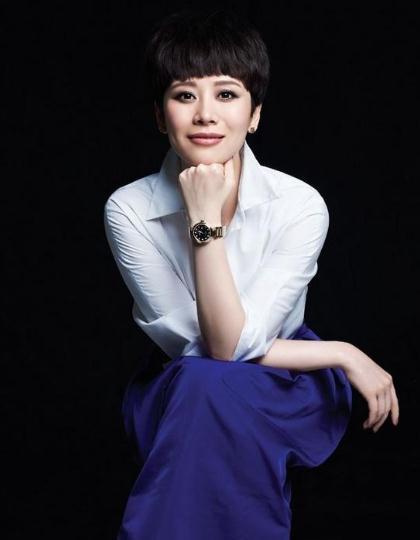 海清和她神撞脸,微博晒照喊话:你岁月无痕,我迎头赶上!