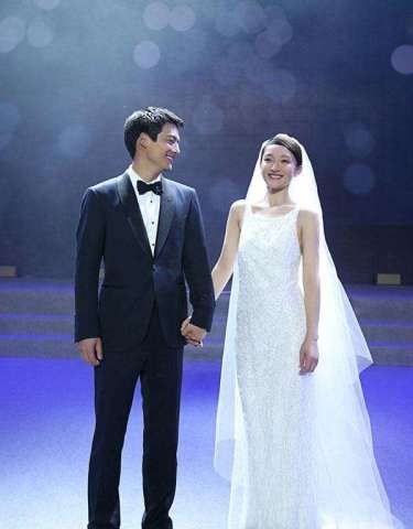 穿黄金婚纱结婚!杨颖婚纱100万,刘诗诗300万,