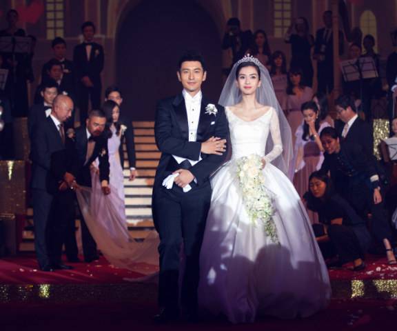 穿黄金婚纱结婚!杨颖婚纱100万,刘诗诗300万,