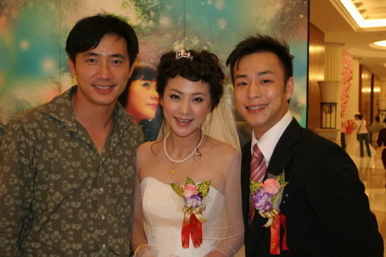 钱莹曾跟剧中的配角"阿奇"的扮演者——黄俊淇结婚,后来离异,找了一个