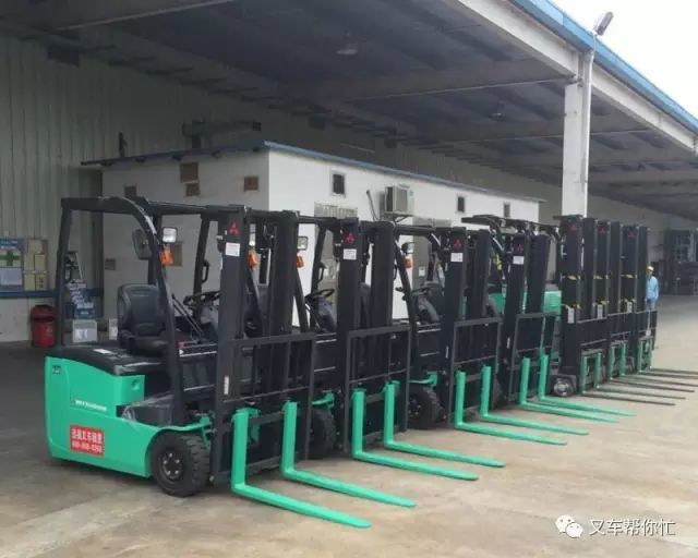 想要延长叉车寿命,停放车辆原来大有学问